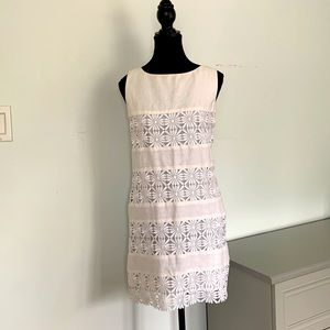 WHITE LINEN SLEEVELESS SHIFT SUMMER DRESS / DAISY MOTIF / LINED / VINTAGE / 2